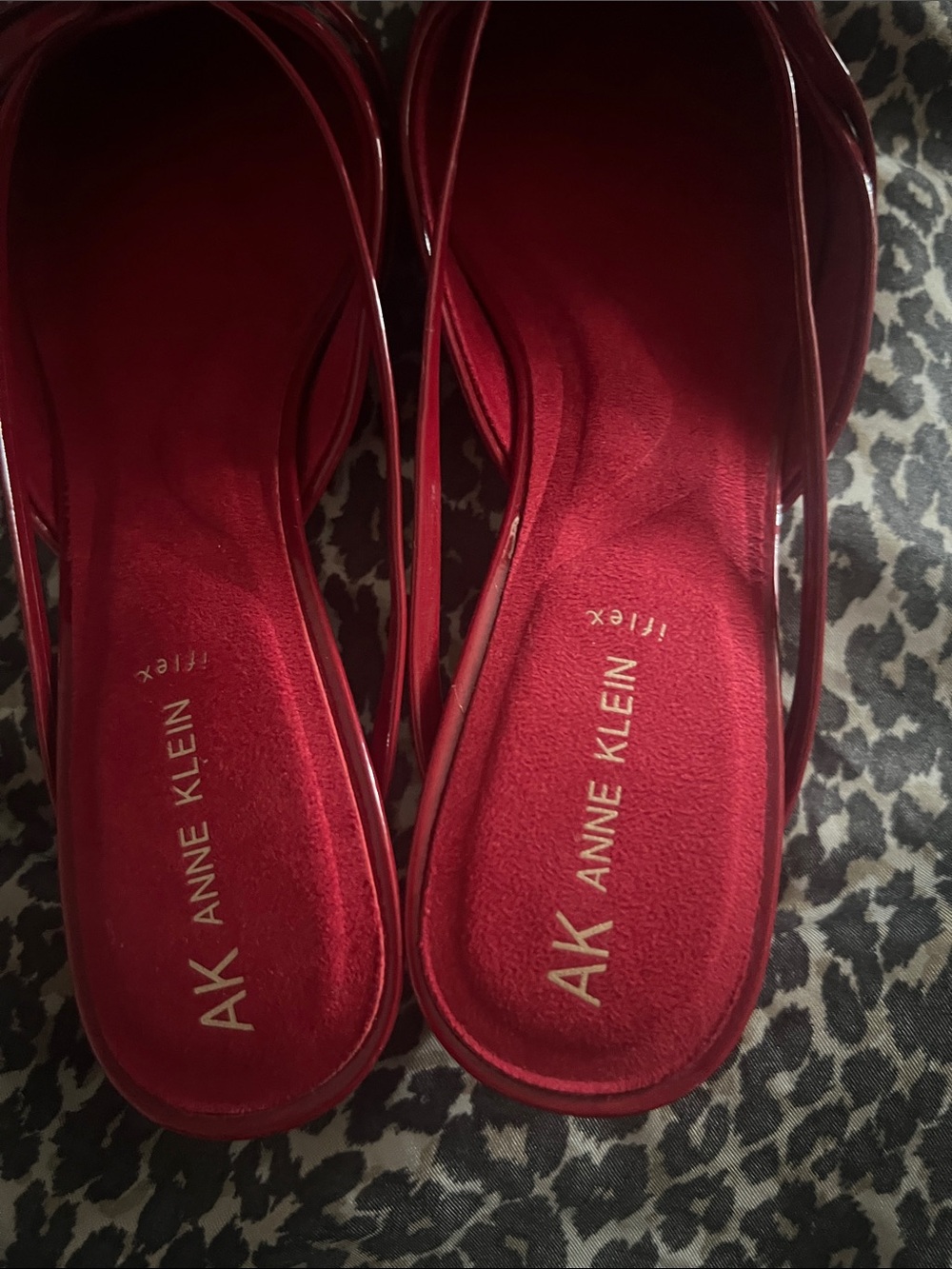 Anne Klein Red Patent Pointed-Toe Bow kitten heels - Picture 4 of 6